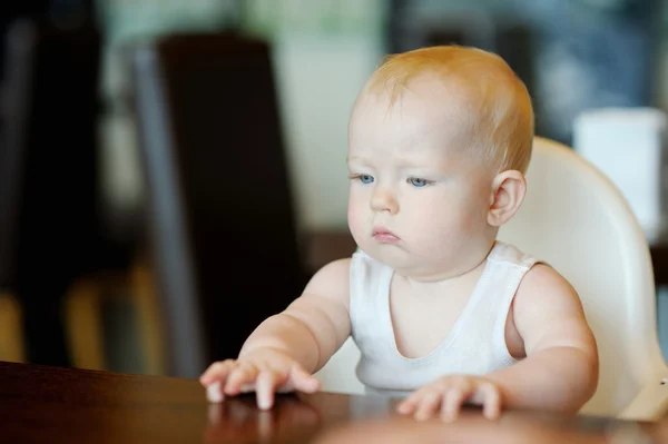6 개월 된 여자 아기 — 스톡 사진
