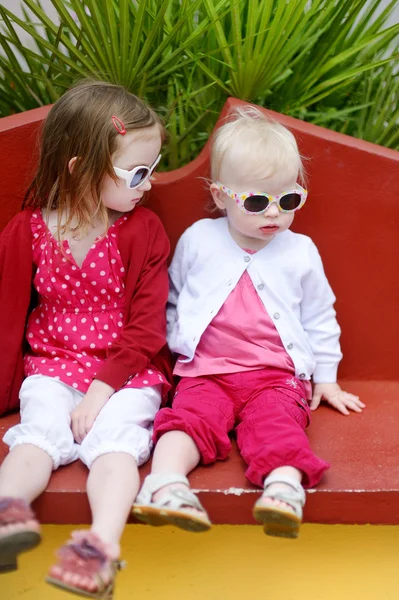 Portrait of two little sisters — Stock fotografie