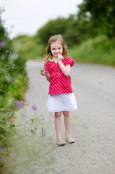 Adorable portrait de petite fille — Photo