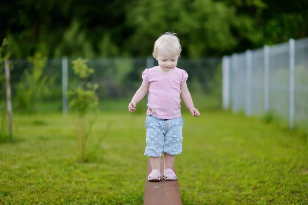 Adorable portrait de petite fille — Photo