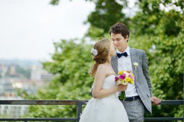 mutlu gelin ve damat kendileri zevk