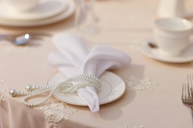 Bir olay partisi için tablo ayarlandı