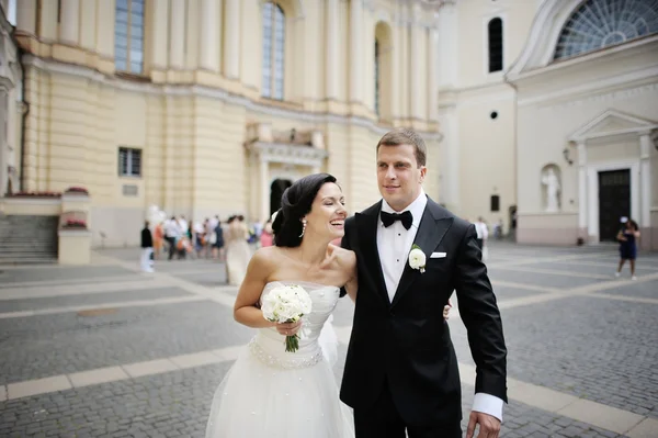 Happy bride and groom — Stock Photo, Image