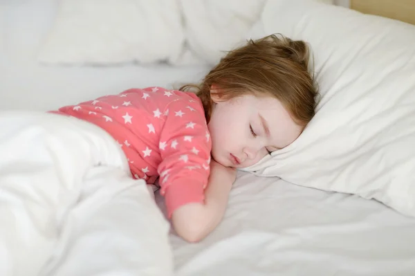 Aranyos kislány, alvás — Stock Fotó