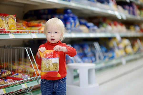 Imádnivaló lány bevásárló — Stock Fotó