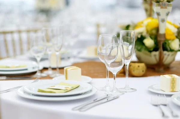 Conjunto de mesa para uma festa de evento ou recepção de casamento — Fotografia de Stock