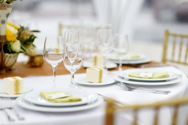 Conjunto de mesa para uma festa de evento ou recepção de casamento — Fotografia de Stock