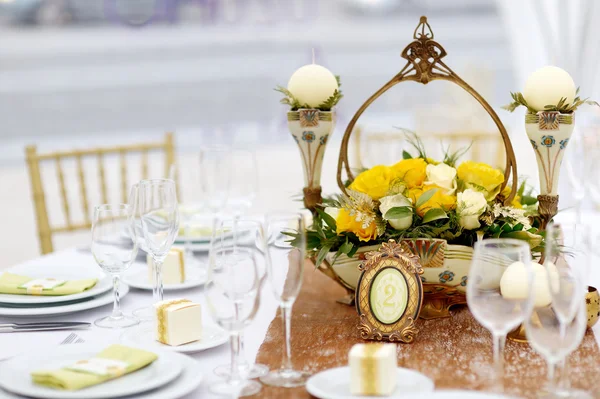 Ensemble de table pour une fête d'événement ou une réception de mariage — Photo