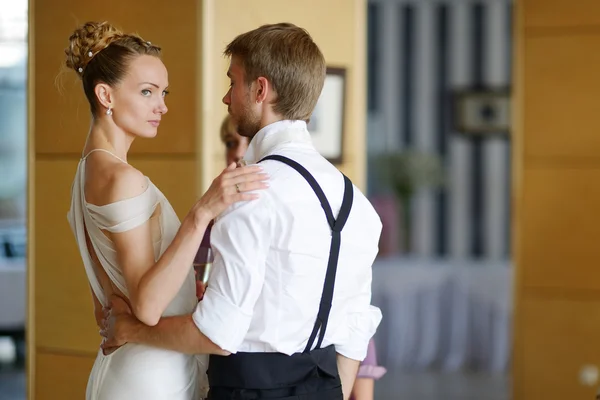 Indoor portrait of bride and groom — Stock Photo, Image