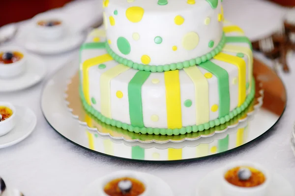 Striped wedding cake — Stock Photo, Image