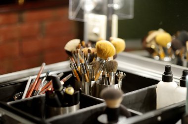 biraz makyaj fırçaları ve aksesuarları