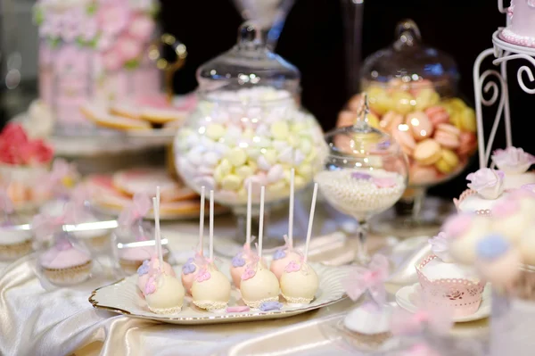 Bruidstaart POP's in roze en paars — Stockfoto