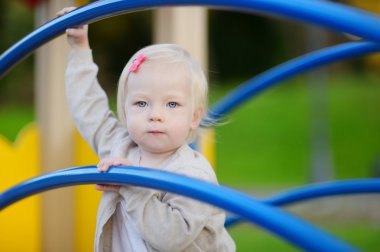 küçük kıza bir Bahçesi