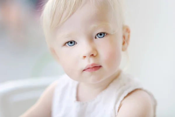 Adorable toddler girl — Stock Photo, Image