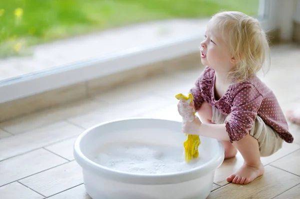 Mommy's little helper — Stock Photo, Image