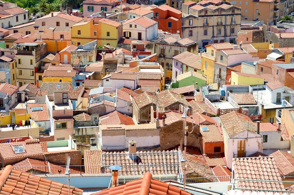 Techos de la ciudad de bosa en Cerdeña —  Fotos de Stock