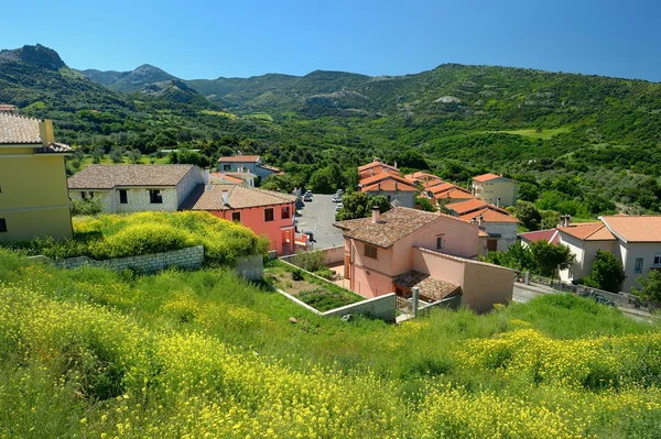 İtalyan dağ kasabası — Stok fotoğraf