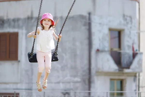 Chica en swing — Foto de Stock
