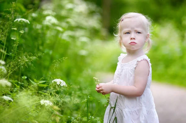 Arg liten tjej — Stockfoto