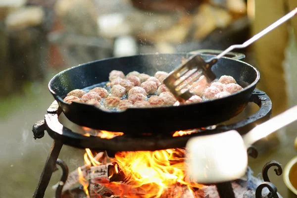 Albóndigas a la parrilla —  Fotos de Stock