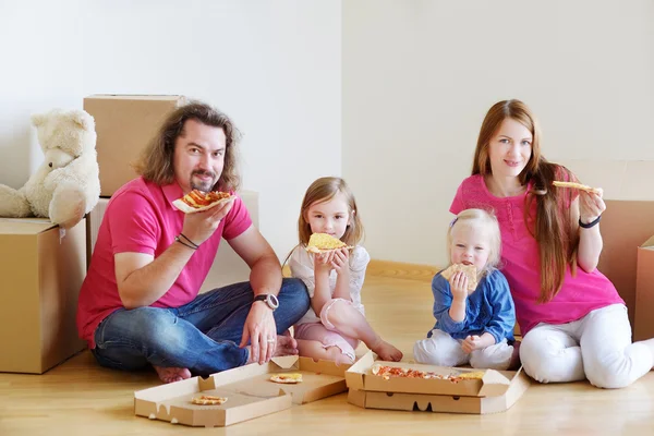 Family in new home — Stock Photo, Image