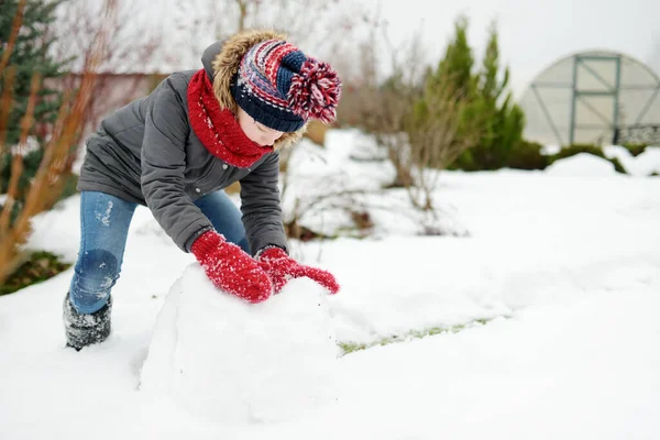 Adorable Young Girl Building Snowman Backyard Cute Child Playing Snow — Stock Photo, Image
