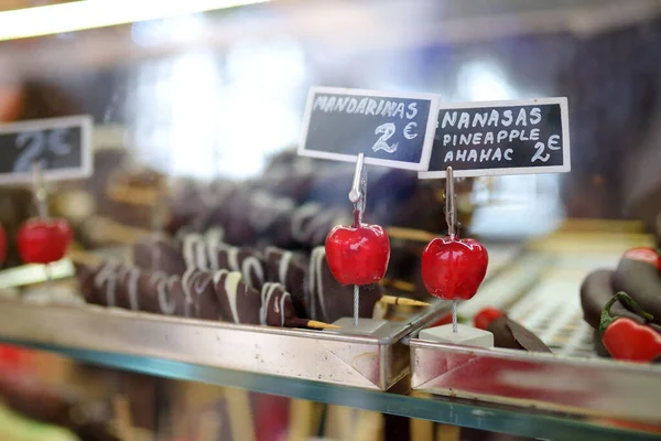 Trempez Les Pommes Dans Glaçage Sucre Rouge Les Croustilles Noix — Photo