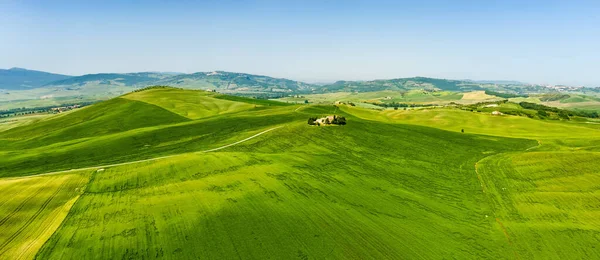 Vista Aérea Deslumbrante Campos Verdes Terras Agrícolas Com Pequenas Aldeias — Fotografia de Stock