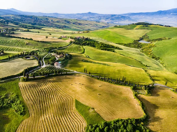 Vista Aérea Deslumbrante Campos Verdes Terras Agrícolas Com Pequenas Aldeias — Fotografia de Stock