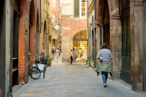 Bellissime Strade Medievali Della Città Lucca Note Sue Intatte Mura — Foto Stock