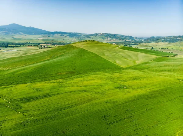 Vista Aérea Deslumbrante Campos Verdes Terras Agrícolas Com Pequenas Aldeias — Fotografia de Stock