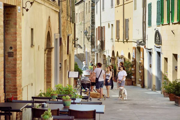 Montalcino Italy June 2019 Charming Medieval Street Montalcino Town Located — Stock Photo, Image