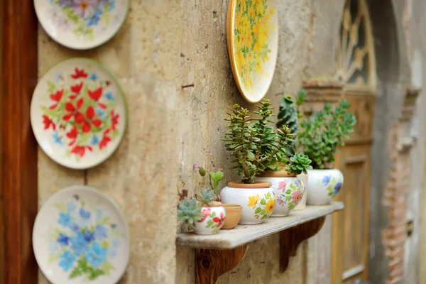 Sorano Italy June 2019 Ceramic Dishes Handpainted Sorano Ancient Medieval — Stock Photo, Image