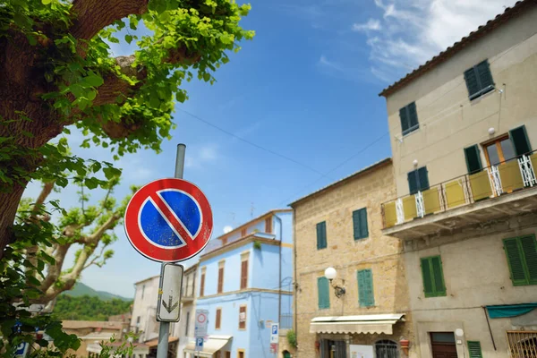 Las Estrechas Calles Sorano Una Antigua Ciudad Medieval Que Cuelga — Foto de Stock