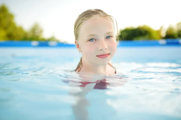Cute Young Girl Having Fun Outdoor Pool Child Learning Swim — Stock Photo, Image