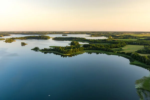 Vista Aérea Cénico Lago Rubikiai Localizado Perto Cidade Anyksciai Lituânia — Fotografia de Stock