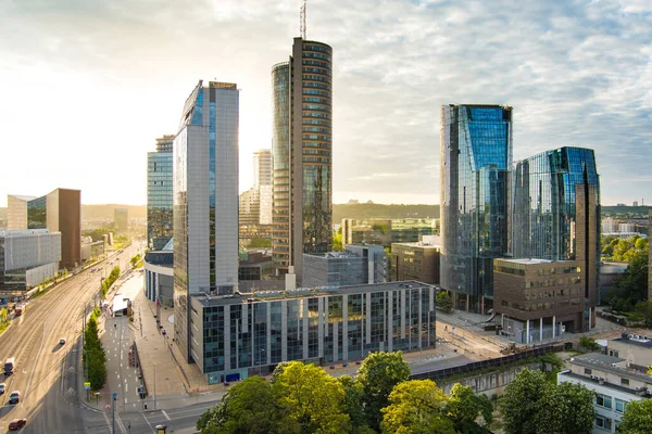 Beautiful Aerial Evening View Vilnius Business District Scenic Sunset Illumination — Stok fotoğraf