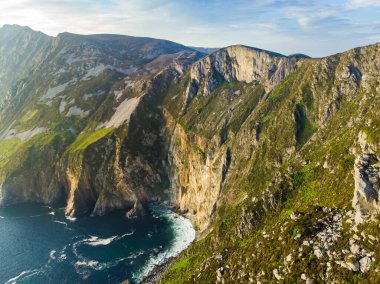 Slieve Ligi, İrlanda'nın en yüksek deniz kayalıkları, bu muhteşem costal sürüş güzergahı boyunca güney batı Donegal bulunan. Wild Atlantic Way güzergahı, Co Donegal, İrlanda'nın en popüler duraklarından biri