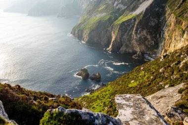 Slieve Ligi, İrlanda'nın en yüksek deniz kayalıkları, bu muhteşem costal sürüş güzergahı boyunca güney batı Donegal bulunan. Wild Atlantic Way güzergahı, Co Donegal, İrlanda'nın en popüler duraklarından biri