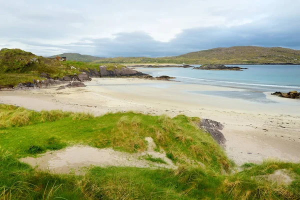Abbey Adası, Derrynane Tarihi Parkı arazi pastoral yama, Derrynane Abbey ve çimento kalıntıları ile ünlü, County Kerry bulunan, İrlanda