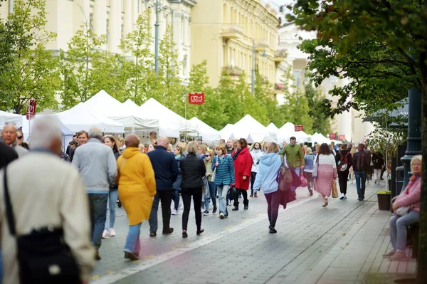 Vilnius Λιθουανια Σεπτεμβριου 2021 Άνθρωποι Που Συμμετέχουν Στην Ετήσια Έκθεση — Φωτογραφία Αρχείου