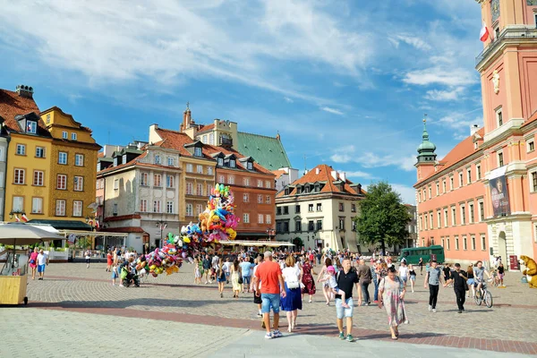 Warsaw Pologne Août 2021 Les Touristes Explorent Les Belles Rues — Photo