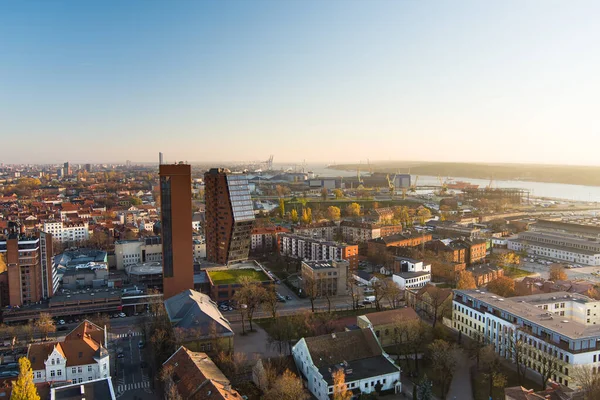 Szenische Luftaufnahme Der Altstadt Von Klaipeda Litauen Goldenen Abendlicht Hafengebiet — Stockfoto