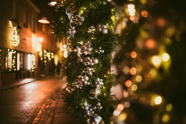 Luces Navidad Árboles Ornamentos Utilizados Como Decoración Temporada Festiva Calles — Foto de Stock