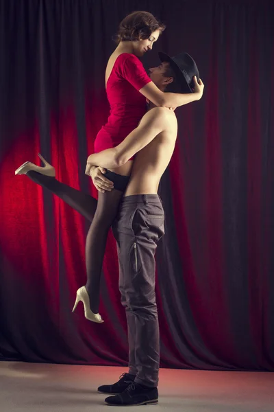 Мужчина и женщина в танго — стоковое фото