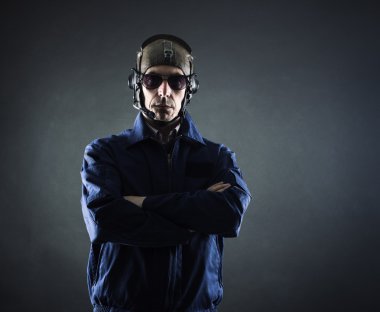 Pilot askeri üniformalı