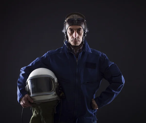 Pilota in uniforme militare — Foto Stock