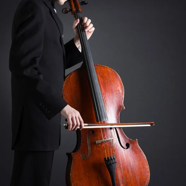 Csellista játszik klasszikus zene cselló — Stock Fotó