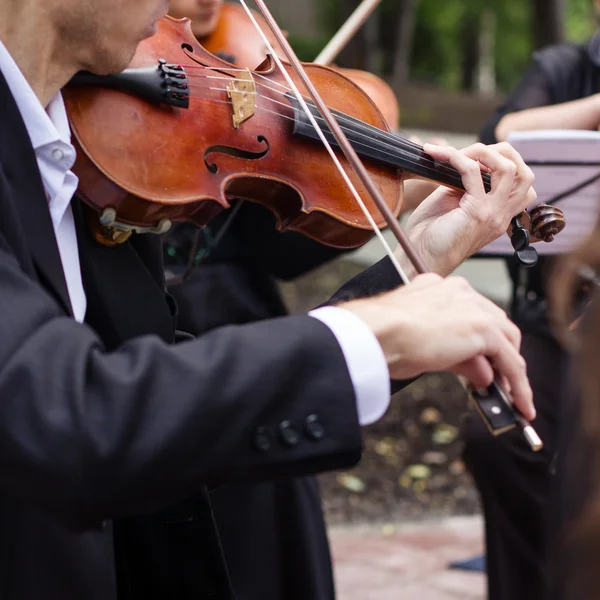 Концерт классической музыки на открытом воздухе . — стоковое фото