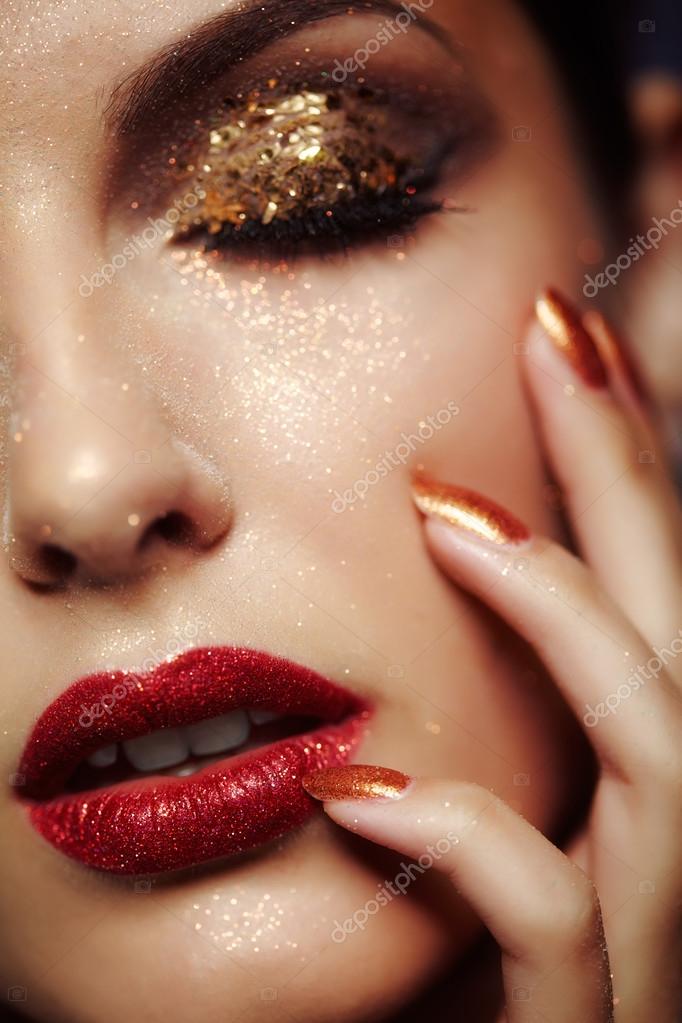 Лицо девушки на белом фоне. Стеклянная кожа корейский тренд. Эффект стеклянной кожи корея. Стеклянная кожа кореянок. Корейская стеклянная кожа.